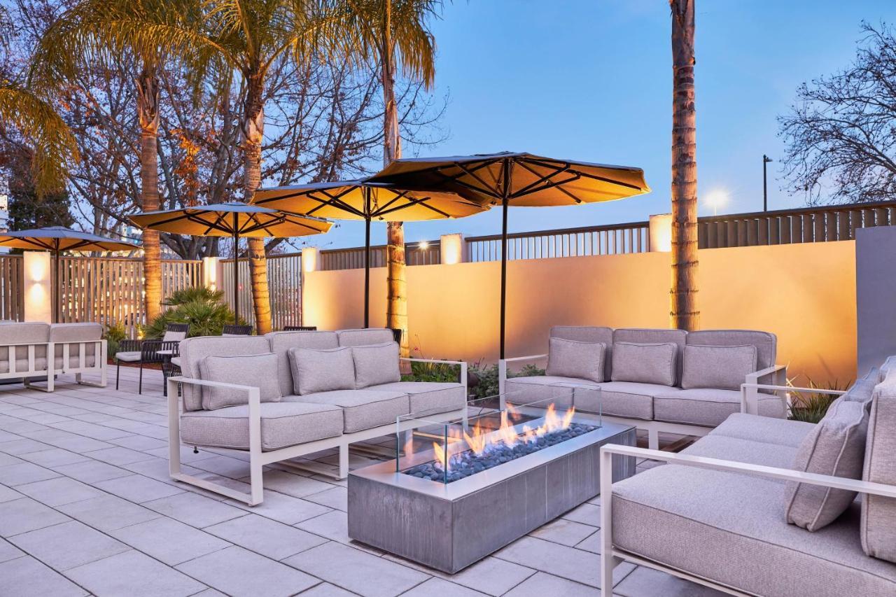 Ac Hotel By Marriott Pleasanton Exterior photo