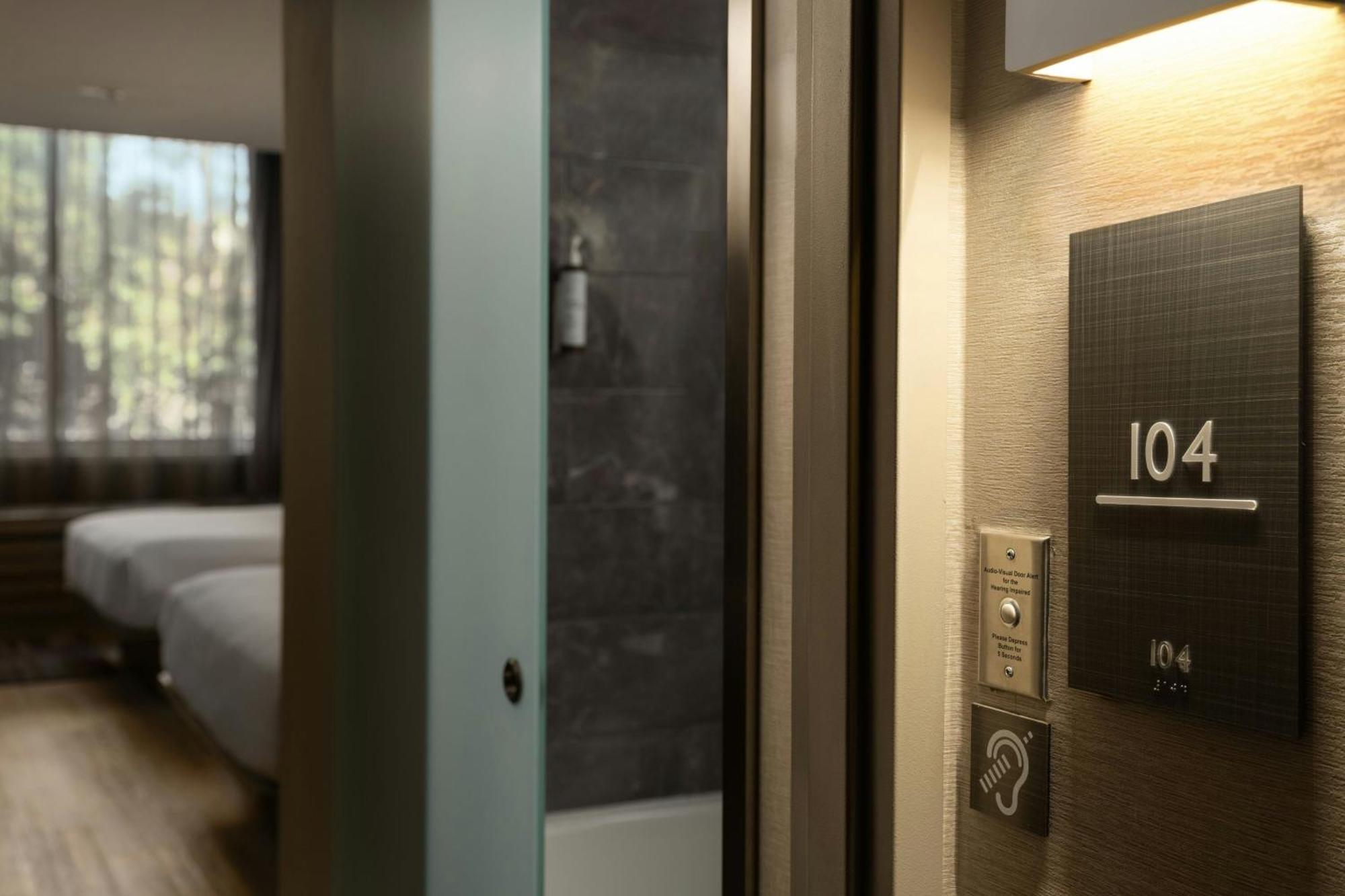 Ac Hotel By Marriott Pleasanton Exterior photo